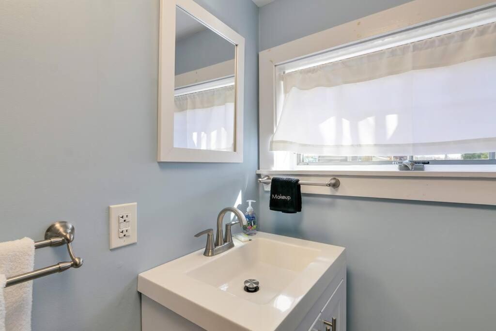 2Br Apt W/ 3 Min Walk To Downtown Swh - Low Tide Southwest Harbor Εξωτερικό φωτογραφία